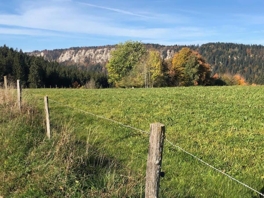 Nuit Insolite - La Cabane Du Haut-Doubs Les Gras Exterior photo